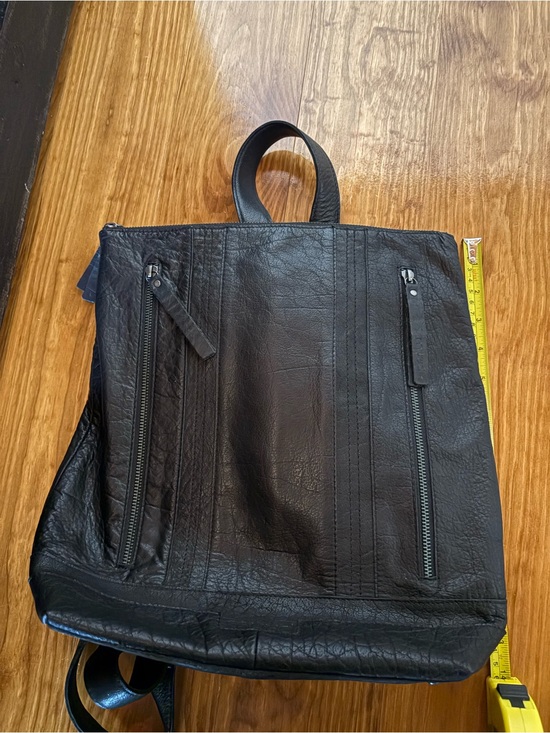 Muud Black Leather Backpack Purse Adjustable Straps Multiple Pockets Zip Close main image 7